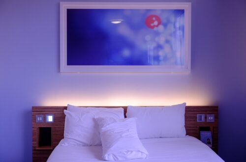 bedroom, hotel room, bed-1285156.jpg
