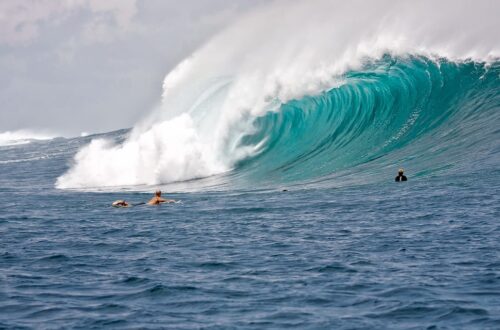 big waves, surfers, indonesia-2193828.jpg