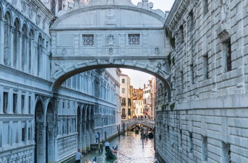 bridge, gondola, venice-1610395.jpg