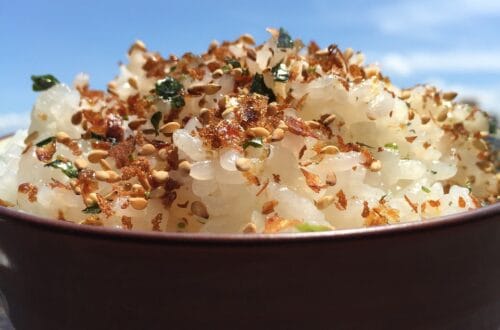 sprinkle rice, blue sky, bowl