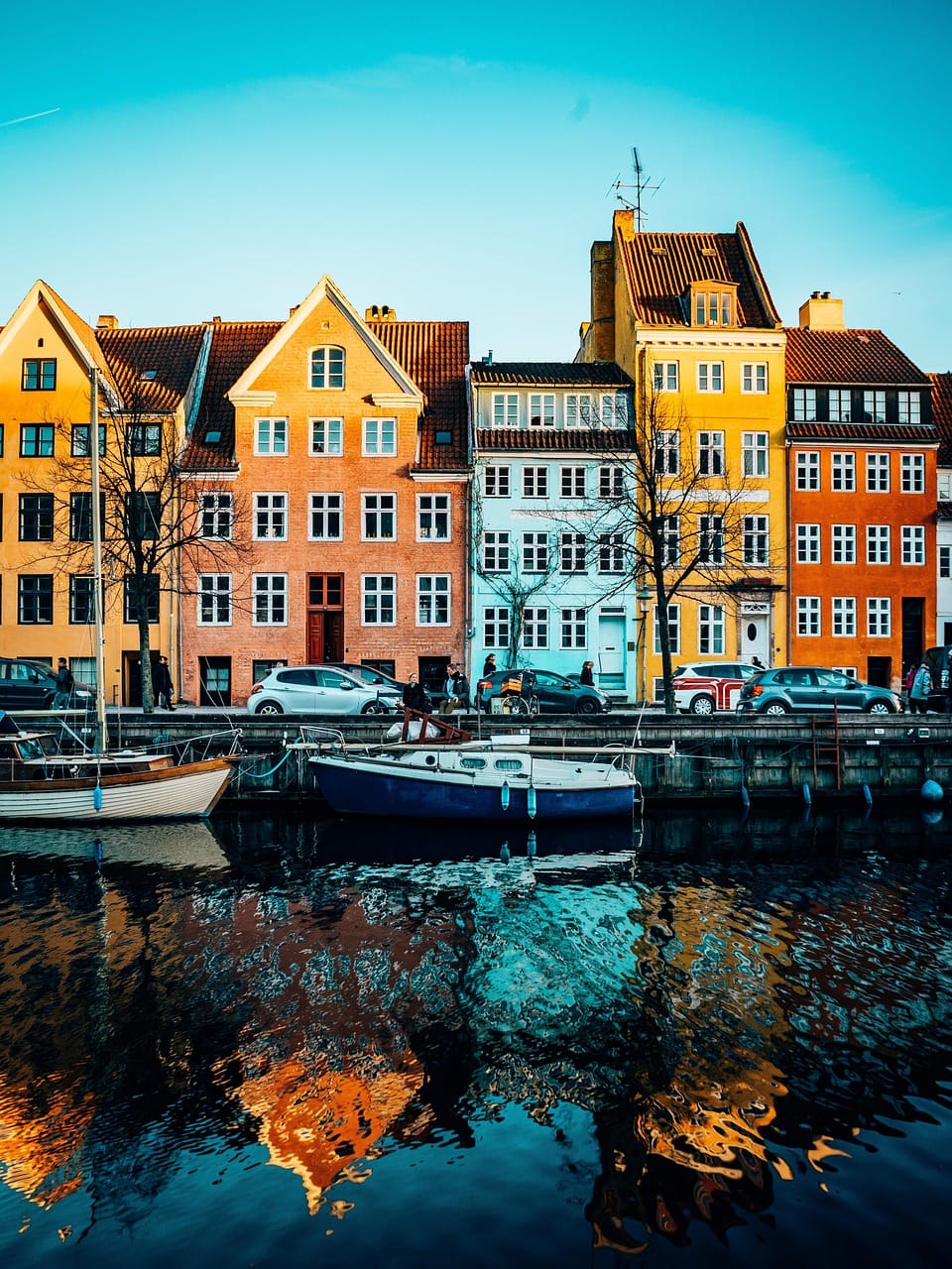 copenhagen, christianshavn, harbour, colourful, houses, nordic, canal, denmark, nature, boats, architecture, travel, europe, reflection, water